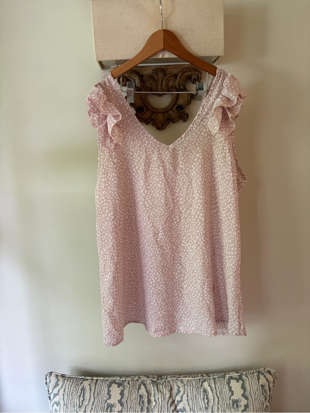 Women’s Jodifl Light Pink Ruffle Sleeve V-Neck Top
